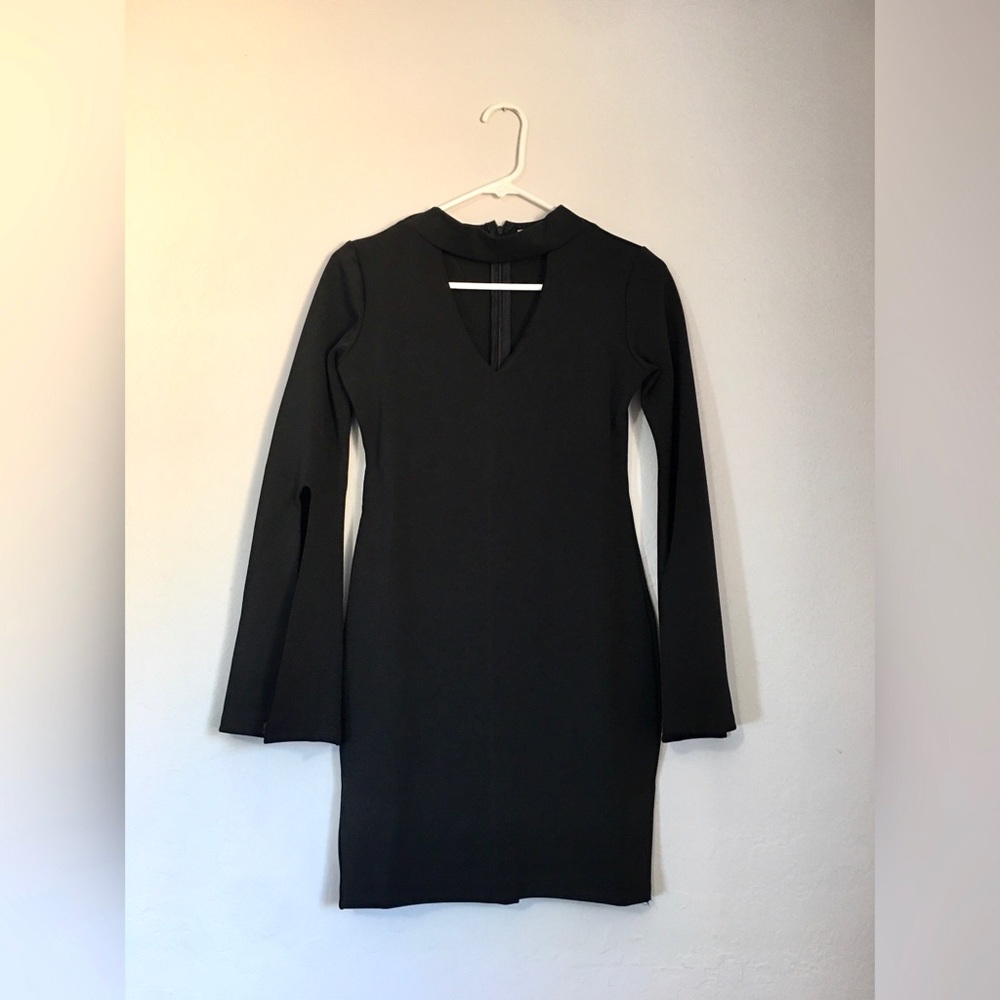 Black Choker V Neck Slit Sleeve Dress